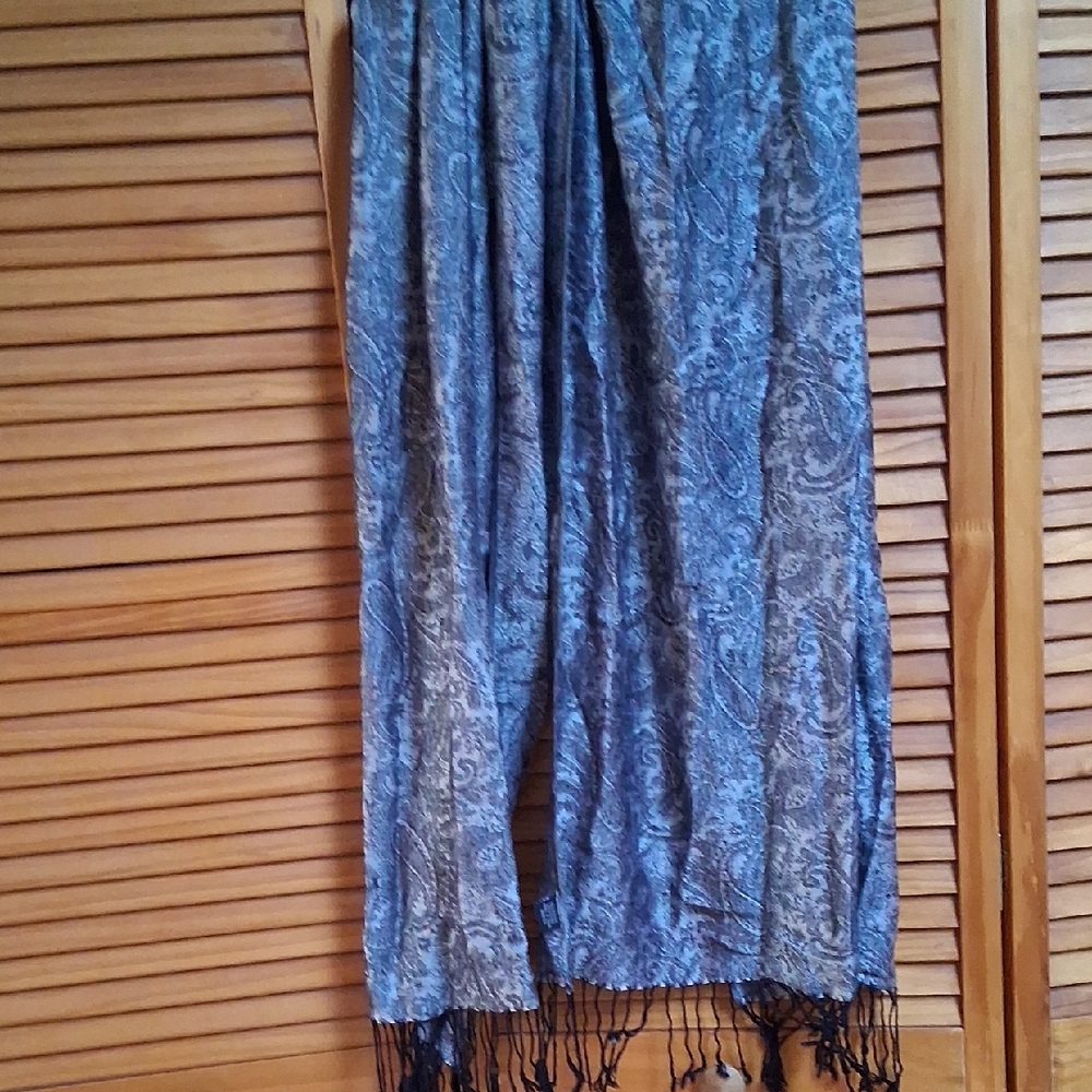 Paisley Patterned Scarf with Fringe
